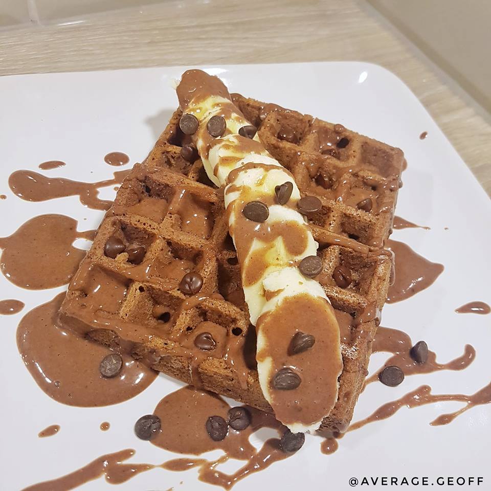 TIME 4 CHOCOLATE CHIP BANANA WAFFLES WITH PROTEIN SAUCE